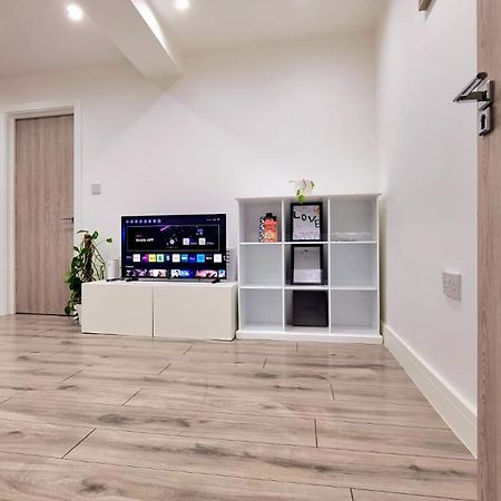 Brand New Flat Close To Turnpike Lane Tube Station 런던 외부 사진