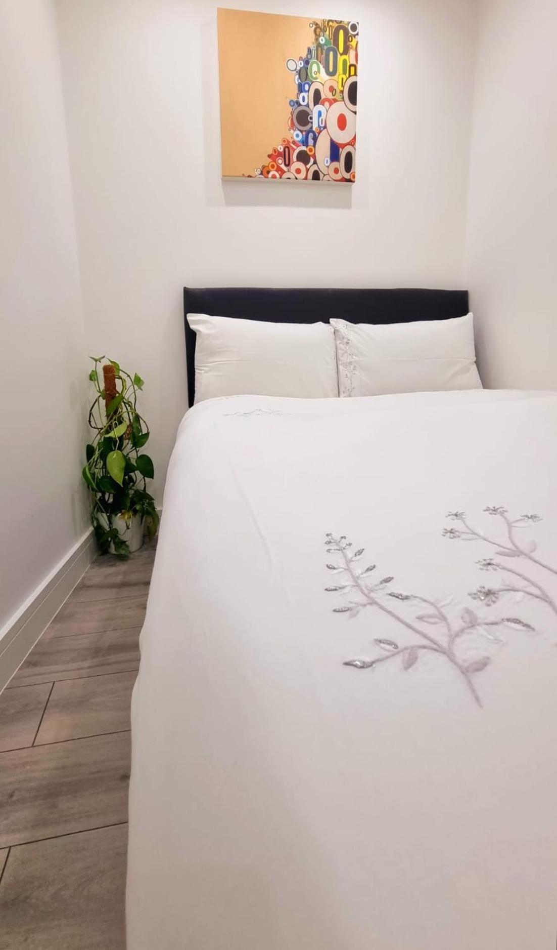 Brand New Flat Close To Turnpike Lane Tube Station 런던 외부 사진