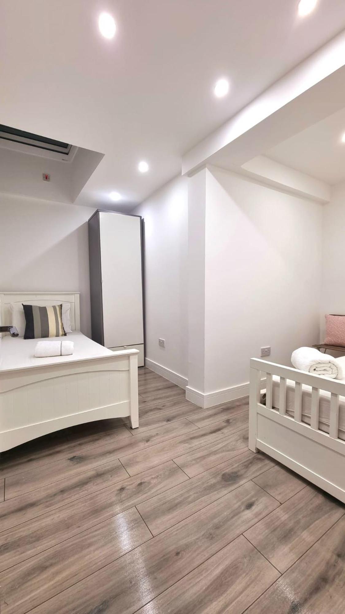 Brand New Flat Close To Turnpike Lane Tube Station 런던 외부 사진
