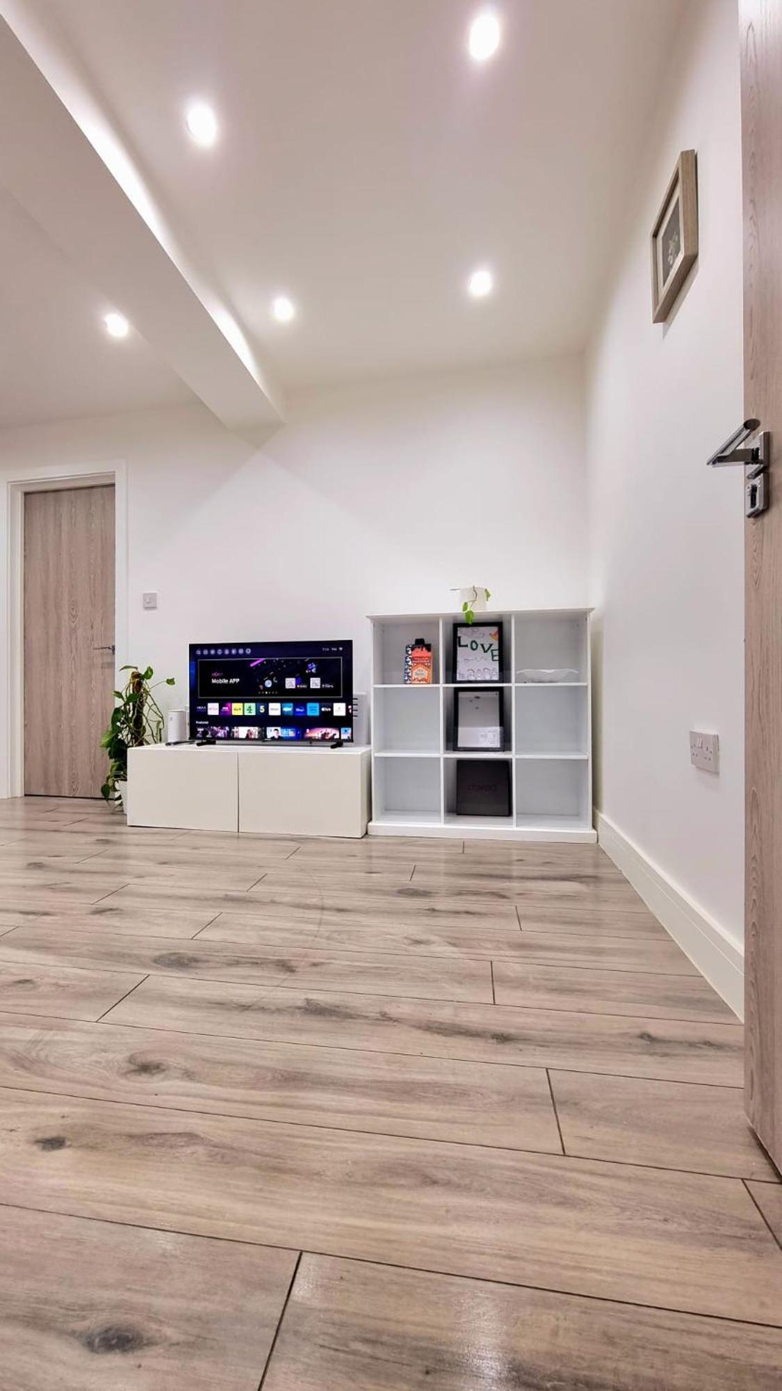 Brand New Flat Close To Turnpike Lane Tube Station 런던 외부 사진