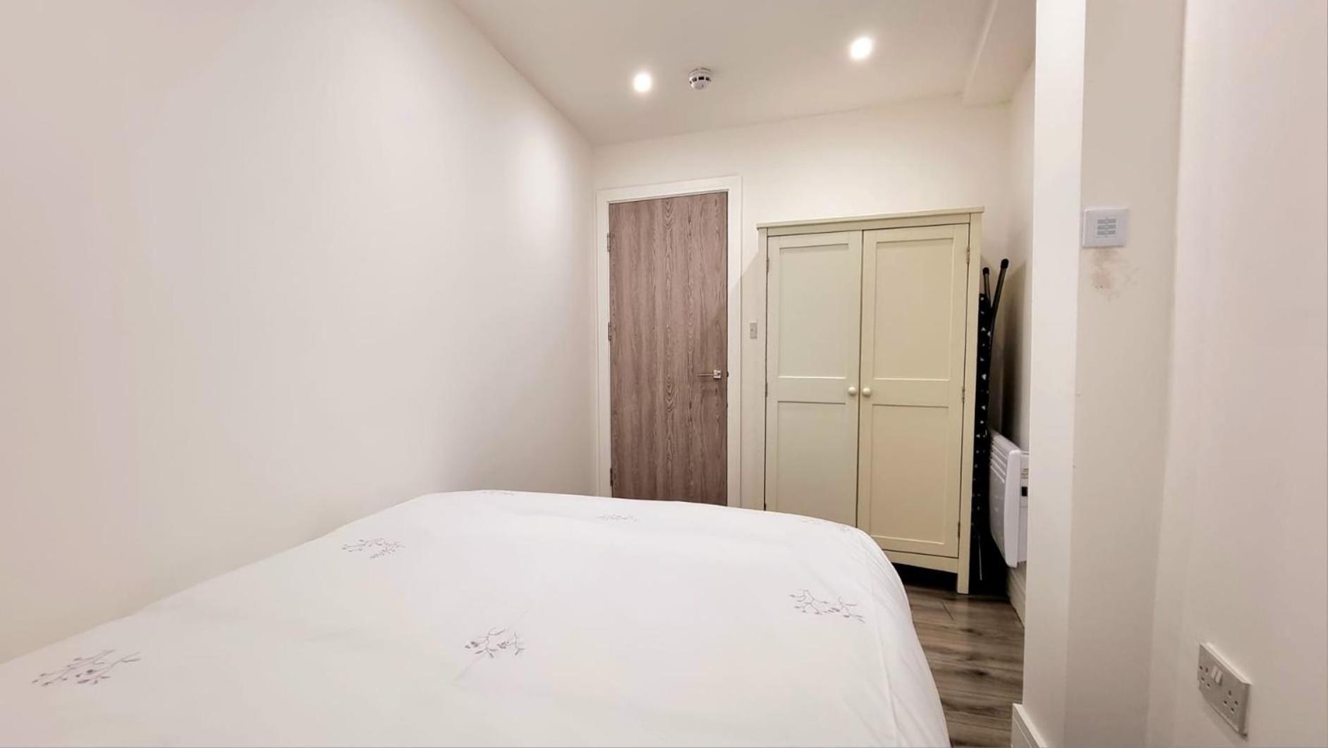 Brand New Flat Close To Turnpike Lane Tube Station 런던 외부 사진